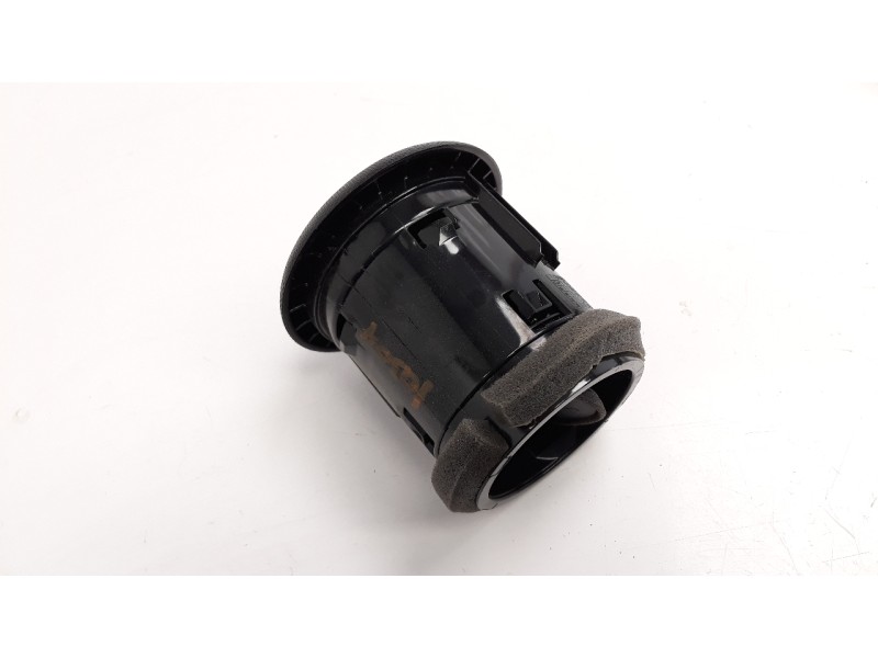 Recambio de rejilla aireadora para nissan nv 200 (m20) 1.5 dci cat referencia OEM IAM 68760BJ04D  