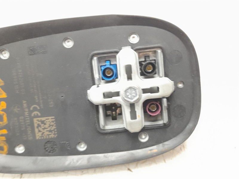 Recambio de antena para mini f56 1.5 12v referencia OEM IAM 65208782591  