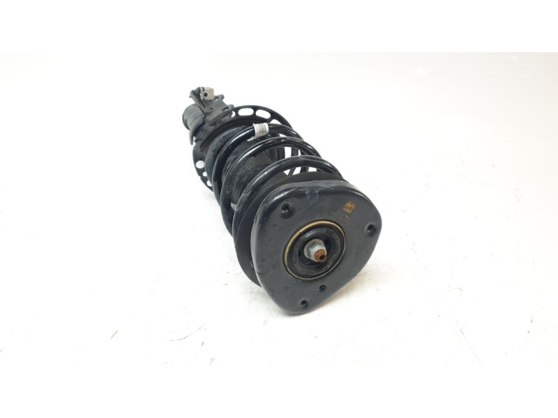 Recambio de amortiguador delantero derecho para ford focus st-line referencia OEM IAM JX6118045ELG  