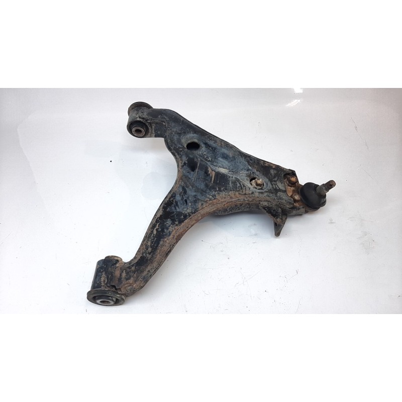Recambio de brazo suspension delantero derecho para mitsubishi montero (v60/v70) 3.2 di-d cat referencia OEM IAM MR496796  