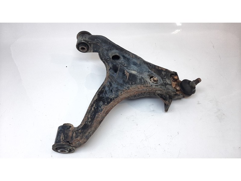 Recambio de brazo suspension delantero derecho para mitsubishi montero (v60/v70) 3.2 di-d cat referencia OEM IAM MR496796  