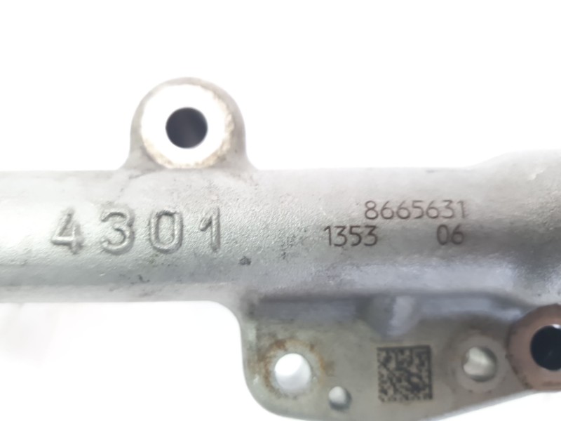 Recambio de rampa inyectora para mini f56 1.5 12v referencia OEM IAM 8665631  