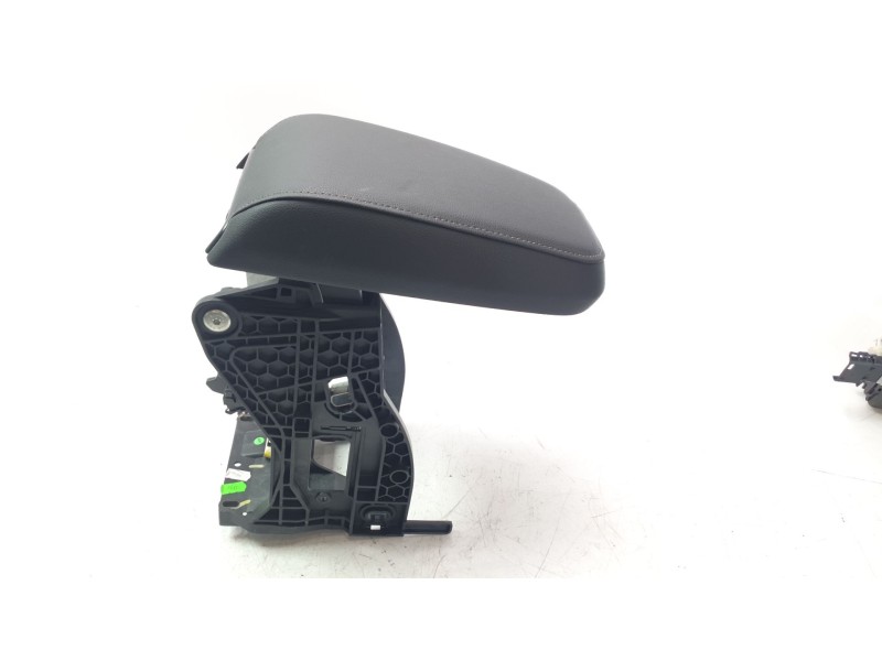 Recambio de apoyabrazos central para skoda kodiaq ambition referencia OEM IAM W2000746009  