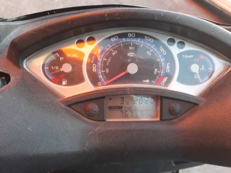 yamaha x-max 250 del año 2006