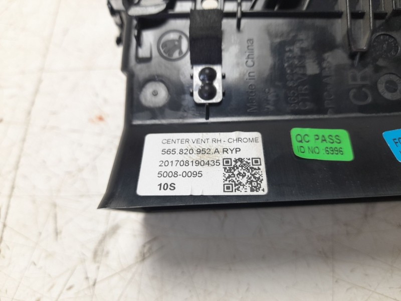Recambio de aireador central derecho para skoda kodiaq ambition referencia OEM IAM 565820952A  