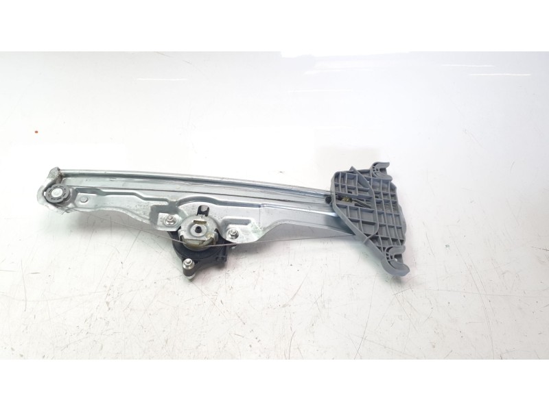 Recambio de elevalunas trasero derecho para kia sportage v (nq5) 1.6 t-gdi referencia OEM IAM 83404R2000  