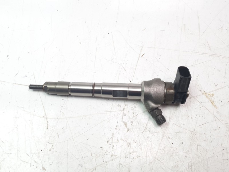 Recambio de inyector para audi a4 avant (8wd) referencia OEM IAM 05L130277E  