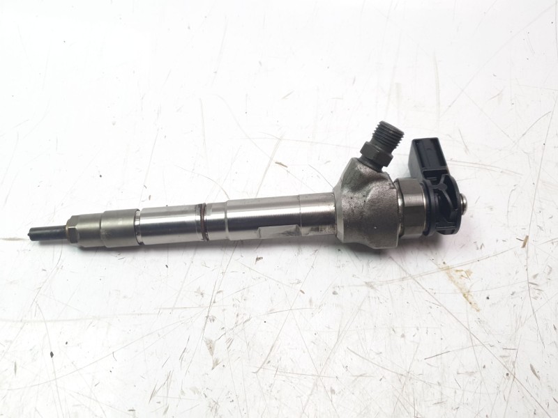 Recambio de inyector para audi a4 avant (8wd) referencia OEM IAM 05L130277E  