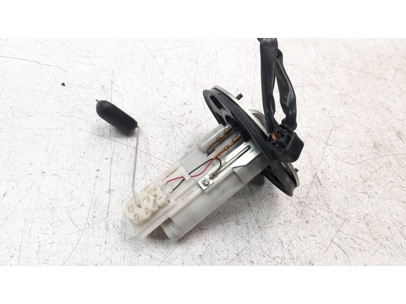 Recambio de bomba combustible para honda cb 650r referencia OEM IAM 16700MKND51  