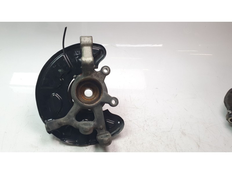 Recambio de mangueta delantera derecha para mercedes-benz clase glk (x204) 220 cdi 4-matic (204.984, 204.997) referencia OEM IAM