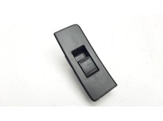 MANDO ELEVALUNAS TRASERO DERECHO 848100F030 