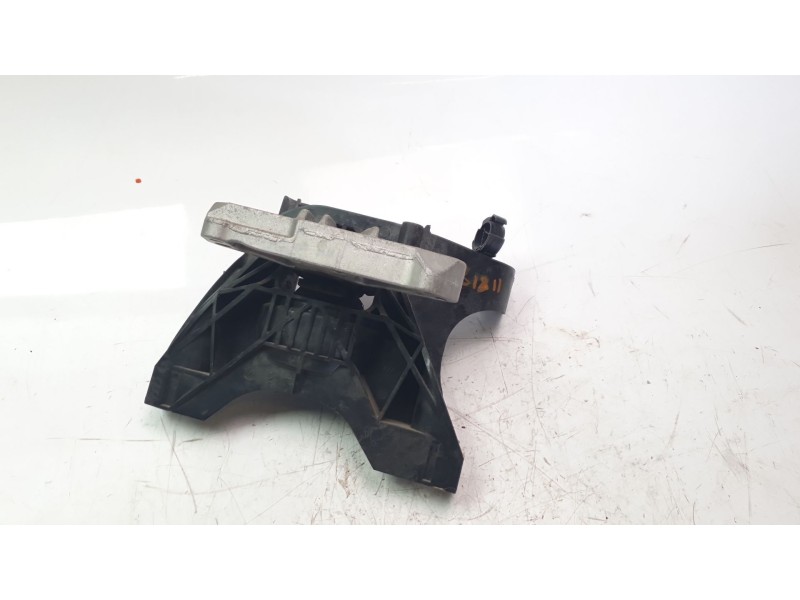 Recambio de soporte motor derecho para peugeot 3008 allure referencia OEM IAM 9820297580  