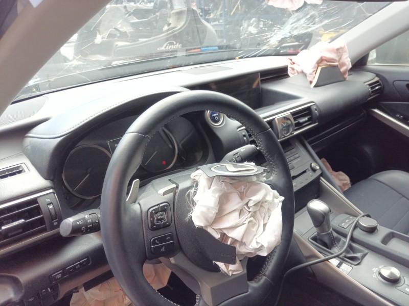 lexus is iii (_e3_) del año 2019