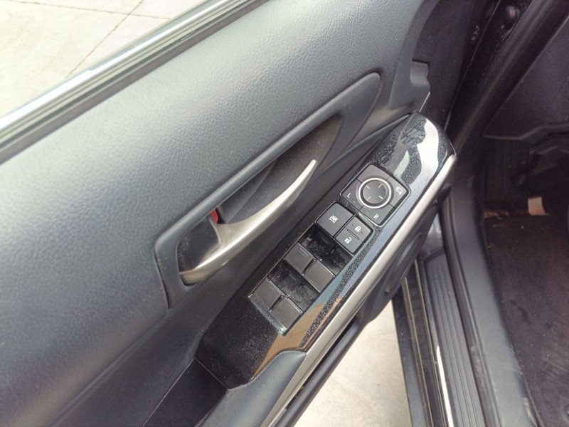 Recambio de mando elevalunas delantero izquierdo para lexus is iii (_e3_) 300h (ave30_) referencia OEM IAM   