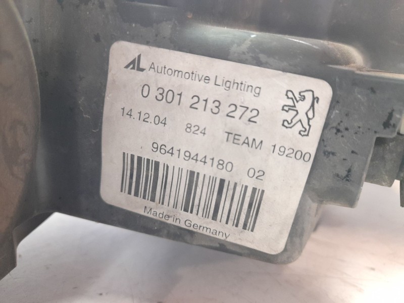 Recambio de faro derecho para peugeot 407 (6d_) 2.0 hdi 135 (6drhrh, 6drhre, 6drhrg, 6drhrj) referencia OEM IAM 9641944180  104L