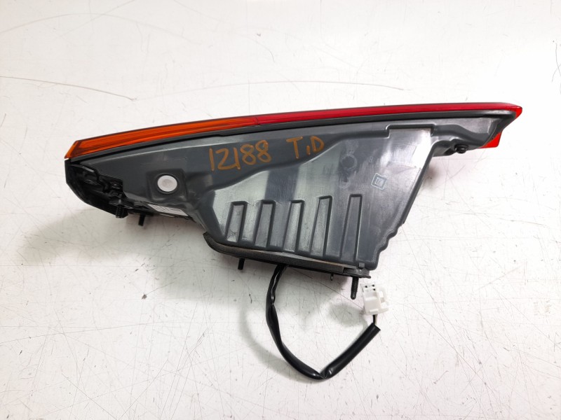 Recambio de piloto trasero derecho interior para lexus is iii (_e3_) 300h (ave30_) referencia OEM IAM 8158053162  