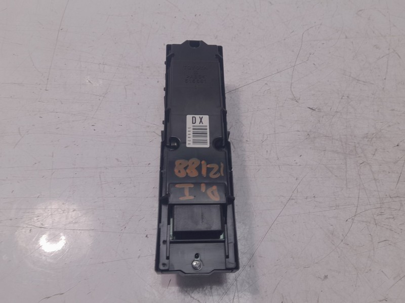 Recambio de mando elevalunas delantero izquierdo para lexus is iii (_e3_) 300h (ave30_) referencia OEM IAM 8404053230  