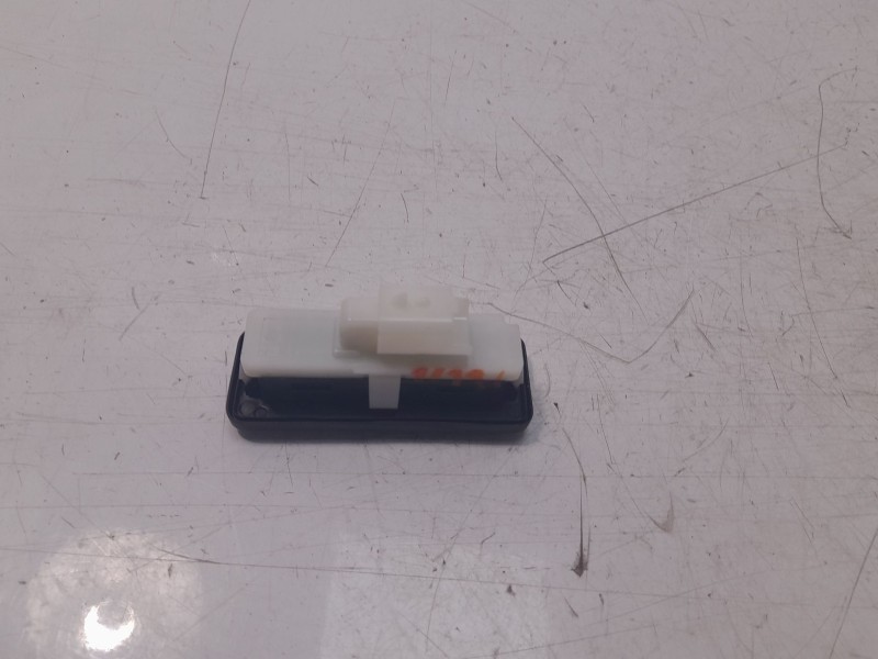 Recambio de maneta exterior maletero / porton para jeep avenger altitude referencia OEM IAM 9820395580  