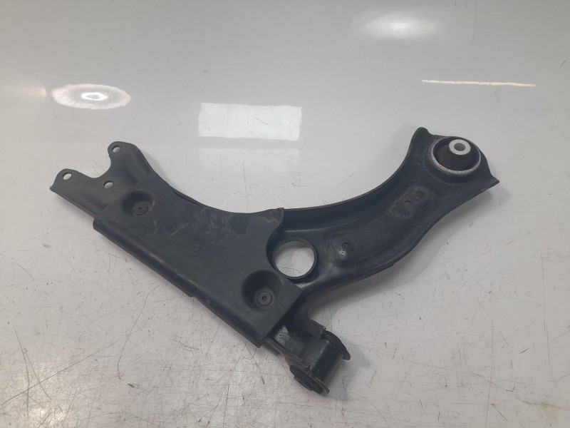 Recambio de brazo suspension delantero izquierdo para seat arona xcellence referencia OEM IAM 2Q0407151E  