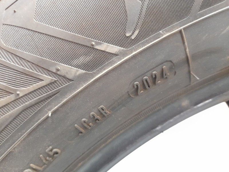 Recambio de neumatico para honda cr-v (rw) 2.0 i-mmd hybrid elegance 2wd referencia OEM IAM 2356018  