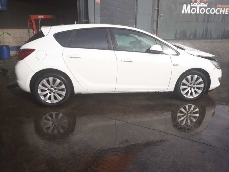 opel astra j lim. del año 2010