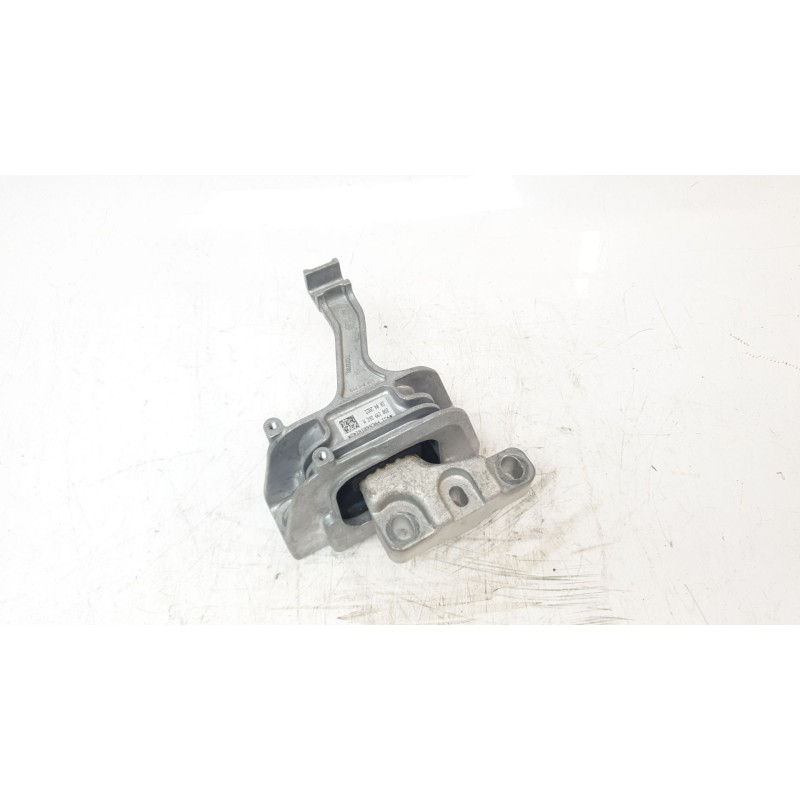 Recambio de soporte motor derecho para skoda kamiq (nw4) 1.5 tsi referencia OEM IAM 2Q0199262N  