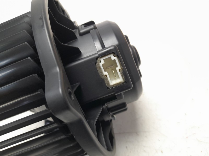 Recambio de ventilador calefaccion para kia niro (sg2) hybrid concept referencia OEM IAM 97113AT000  