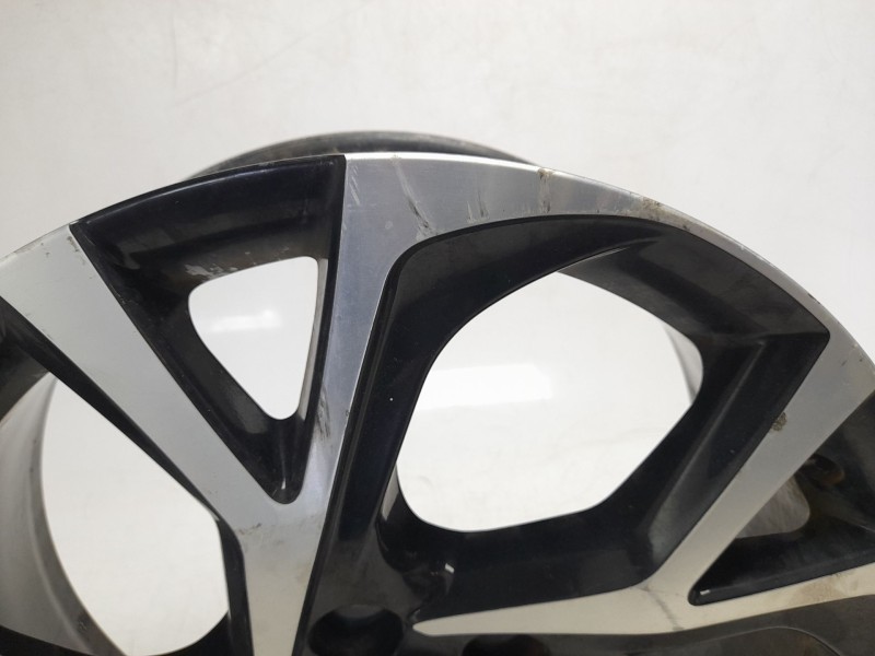 Recambio de llanta para toyota c-hr hybrid active referencia OEM IAM 42611YP360  