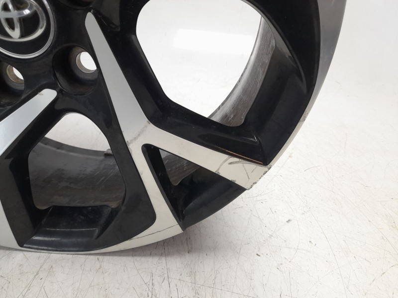 Recambio de llanta para toyota c-hr hybrid active referencia OEM IAM 42611YP360  