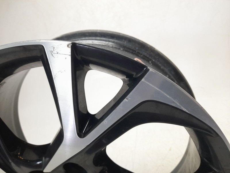 Recambio de llanta para toyota c-hr hybrid active referencia OEM IAM 42611YP360  