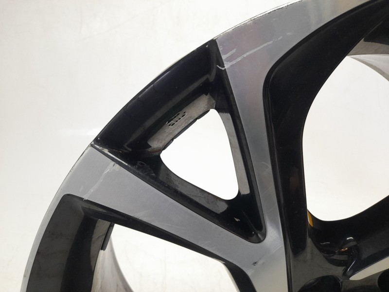 Recambio de llanta para toyota c-hr hybrid active referencia OEM IAM 42611YP360  