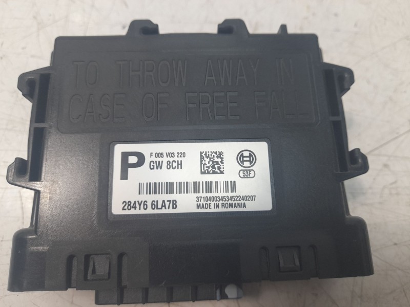 Recambio de modulo electronico para renault captur ii techno referencia OEM IAM 284Y66LA7B  