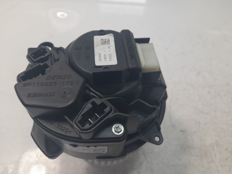 Recambio de ventilador calefaccion para renault captur ii techno referencia OEM IAM 272109827R MR116625178 