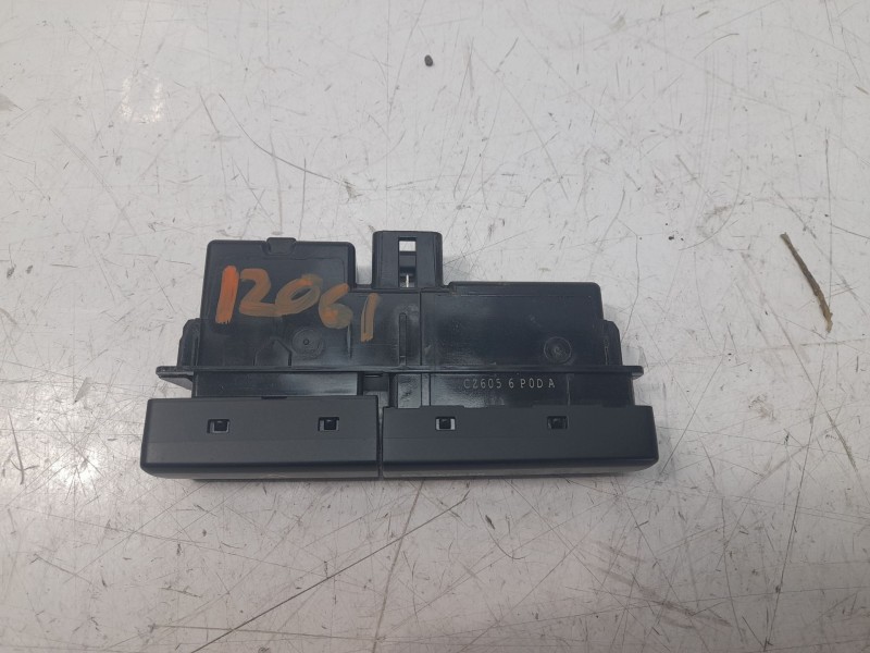 Recambio de warning para suzuki vitara 1.5 strong hybrid gle 2wd referencia OEM IAM 3743054P105PK  