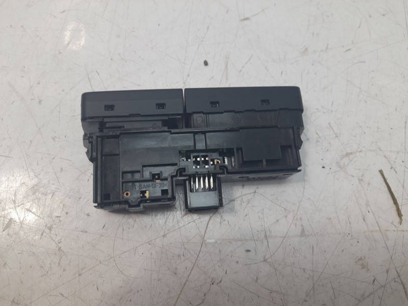 Recambio de warning para suzuki vitara 1.5 strong hybrid gle 2wd referencia OEM IAM 3743054P105PK  