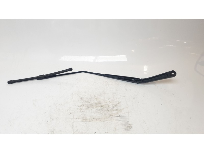 Recambio de brazo limpia delantero derecho para nissan juke (f15) ultimate edition referencia OEM IAM 28881BA62C  