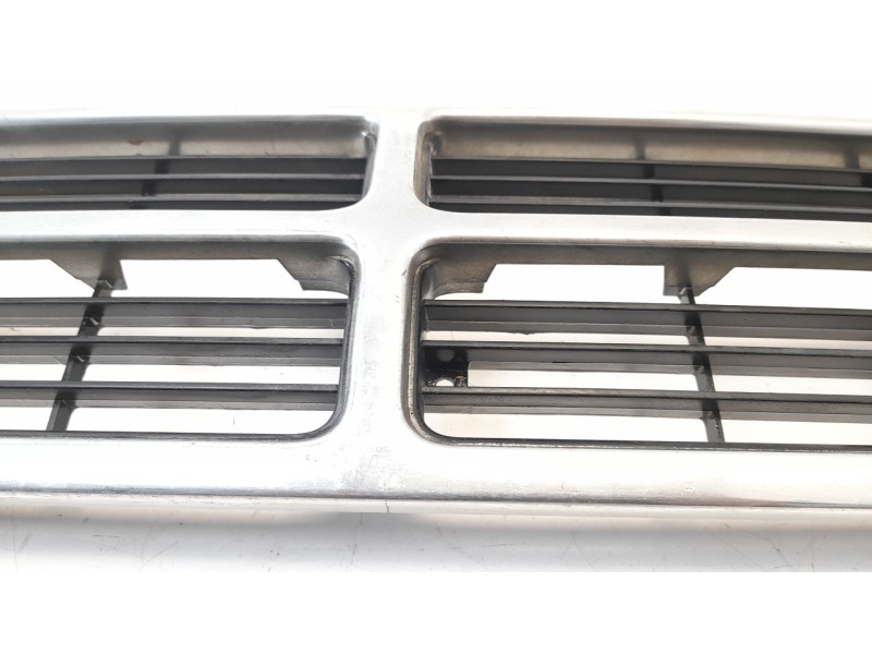 Recambio de rejilla delantera para chrysler voyager (es) 2.5 turbodiesel referencia OEM IAM 5263528 DG0022011 