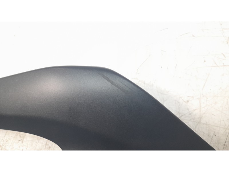 Recambio de moldura para honda cb125 r referencia OEM IAM 83531K98E00  