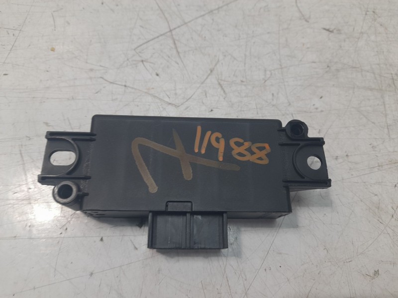 Recambio de modulo electronico para renault captur ii techno referencia OEM IAM 284L04495R  