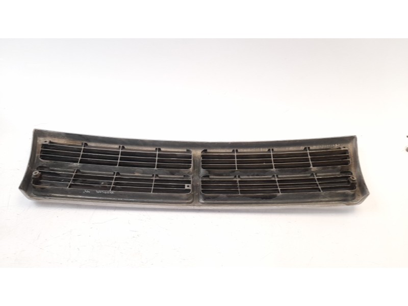 Recambio de rejilla delantera para chrysler voyager (es) 2.5 turbodiesel referencia OEM IAM 5263528 DG0022011 