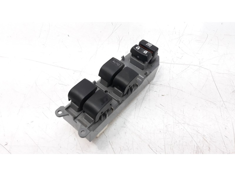 Recambio de mando elevalunas delantero izquierdo para toyota yaris referencia OEM IAM 8482002320  