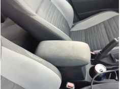 Recambio de apoyabrazos central para toyota auris (_e18_) 1.8 hybrid (zwe186_) referencia OEM IAM 5890502880C2   2