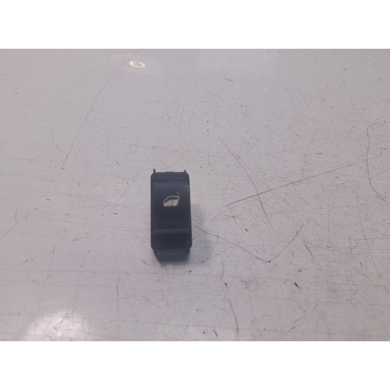 Recambio de mando elevalunas trasero derecho para opel corsa f 1.2 referencia OEM IAM 98044803ZD  