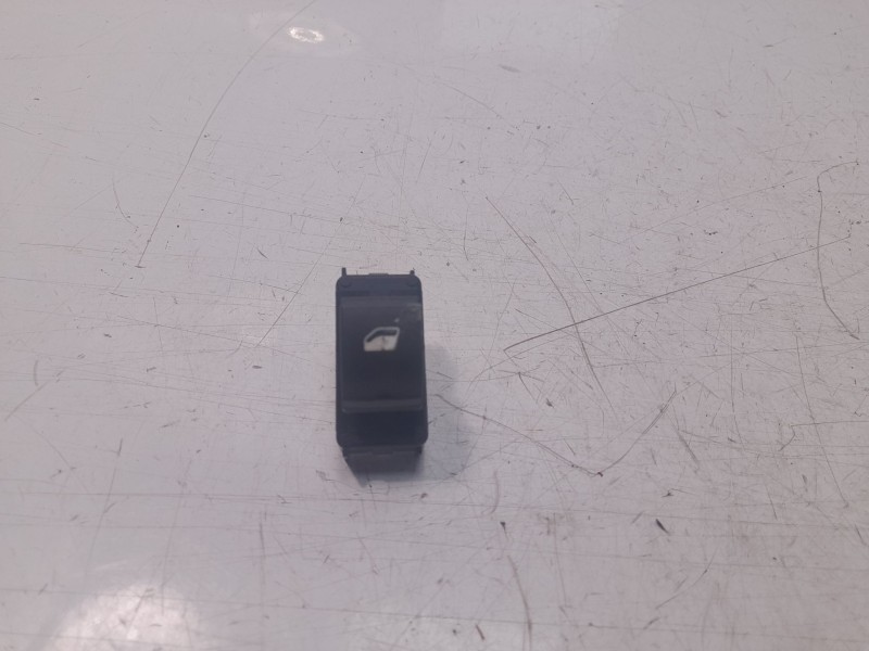 Recambio de mando elevalunas trasero derecho para opel corsa f 1.2 referencia OEM IAM 98044803ZD  