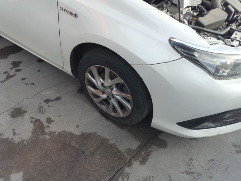 Recambio de mangueta delantera derecha para toyota auris (_e18_) 1.8 hybrid (zwe186_) referencia OEM IAM   