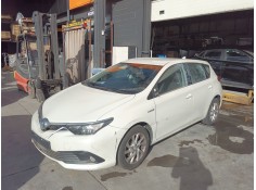 TOYOTA AURIS (_E18_)