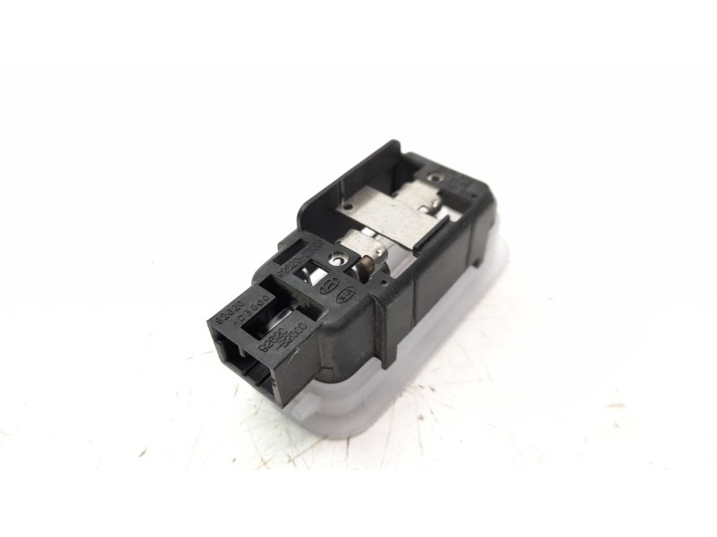 Recambio de luz interior para hyundai tucson 1.6 cat referencia OEM IAM 92620C7000  