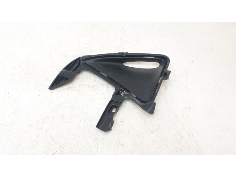 Recambio de rejilla paragolpes izquierda para lexus is iii (_e3_) 300h (ave30_) referencia OEM IAM 5311353180  