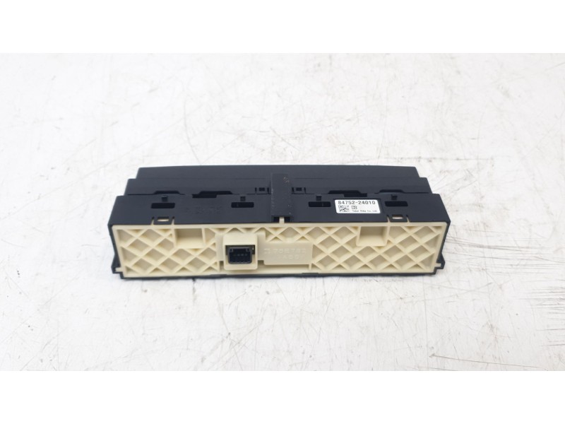 Recambio de interruptor para lexus rc referencia OEM IAM 8475224010  