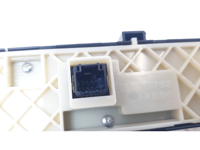 Recambio de interruptor para lexus rc referencia OEM IAM 8475224010  